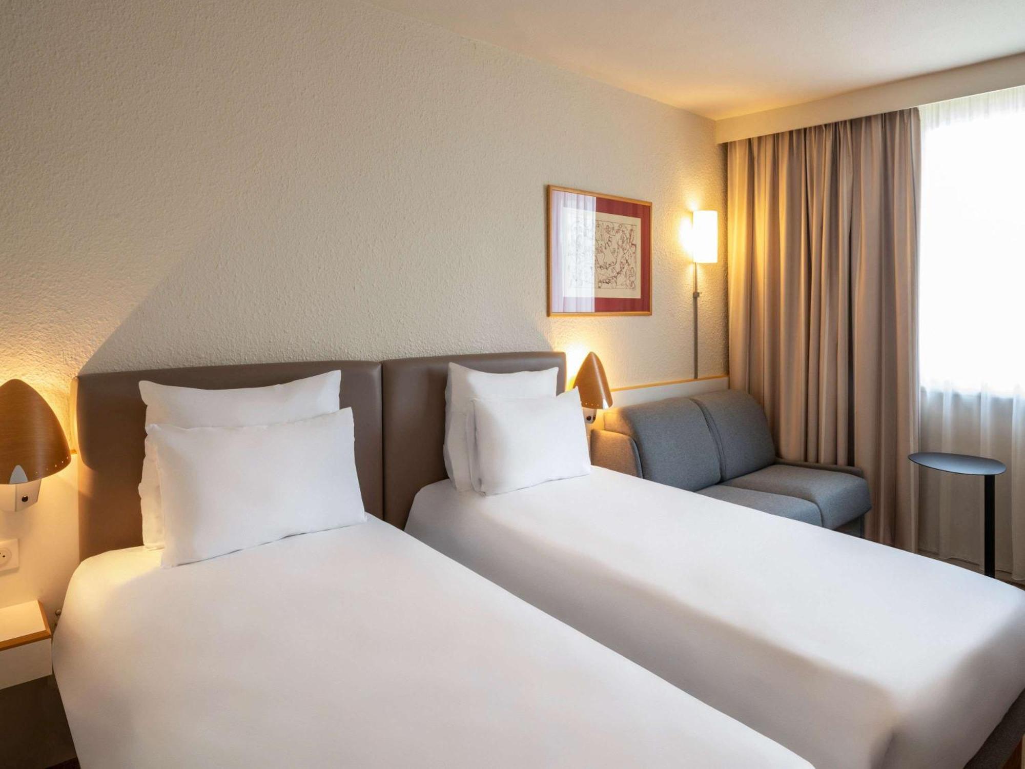 Hotel Novotel Evry Courcouronnes Bagian luar foto