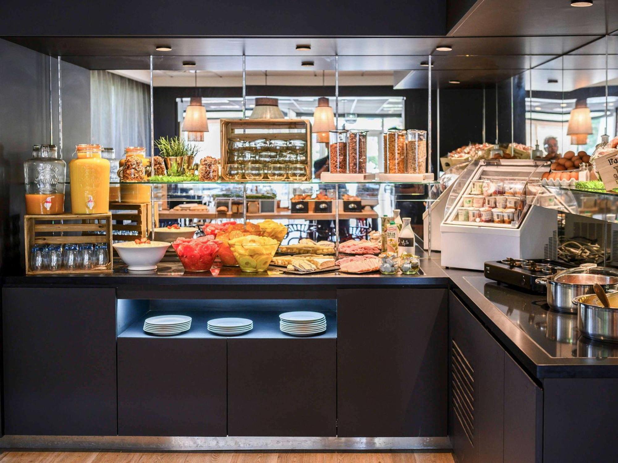 Hotel Novotel Evry Courcouronnes Bagian luar foto