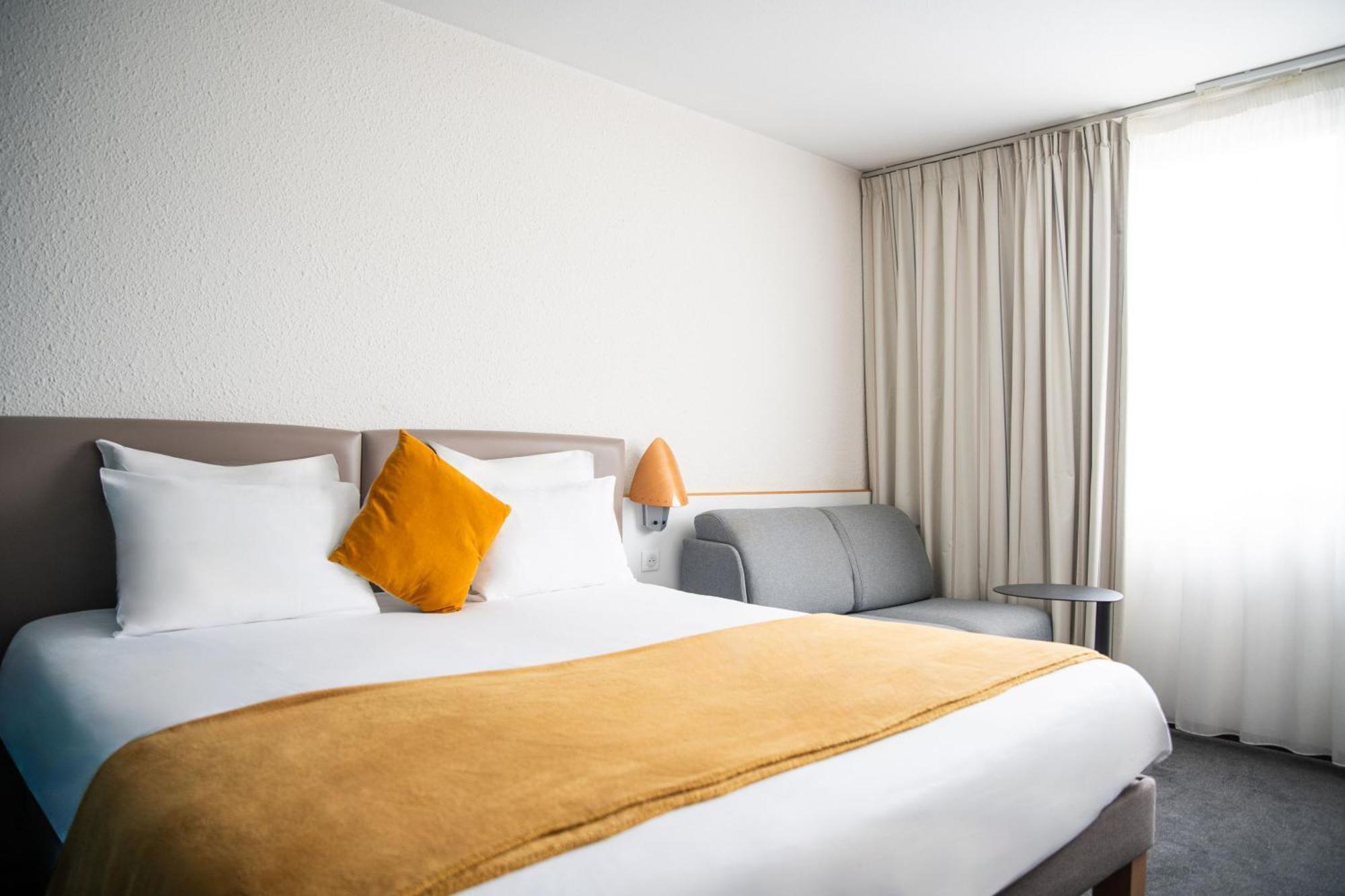 Hotel Novotel Evry Courcouronnes Bagian luar foto
