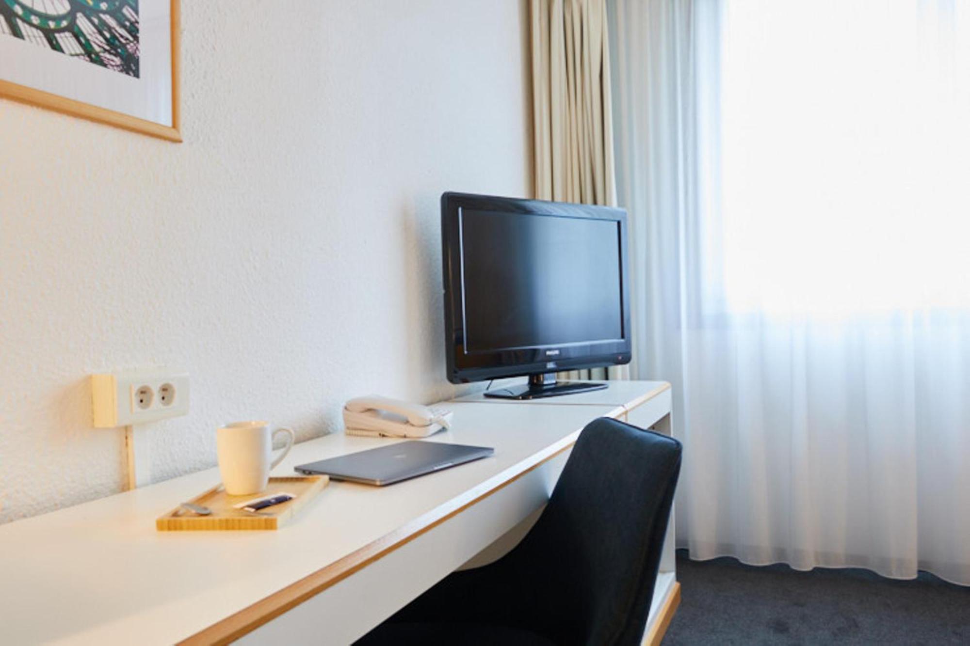 Hotel Novotel Evry Courcouronnes Bagian luar foto