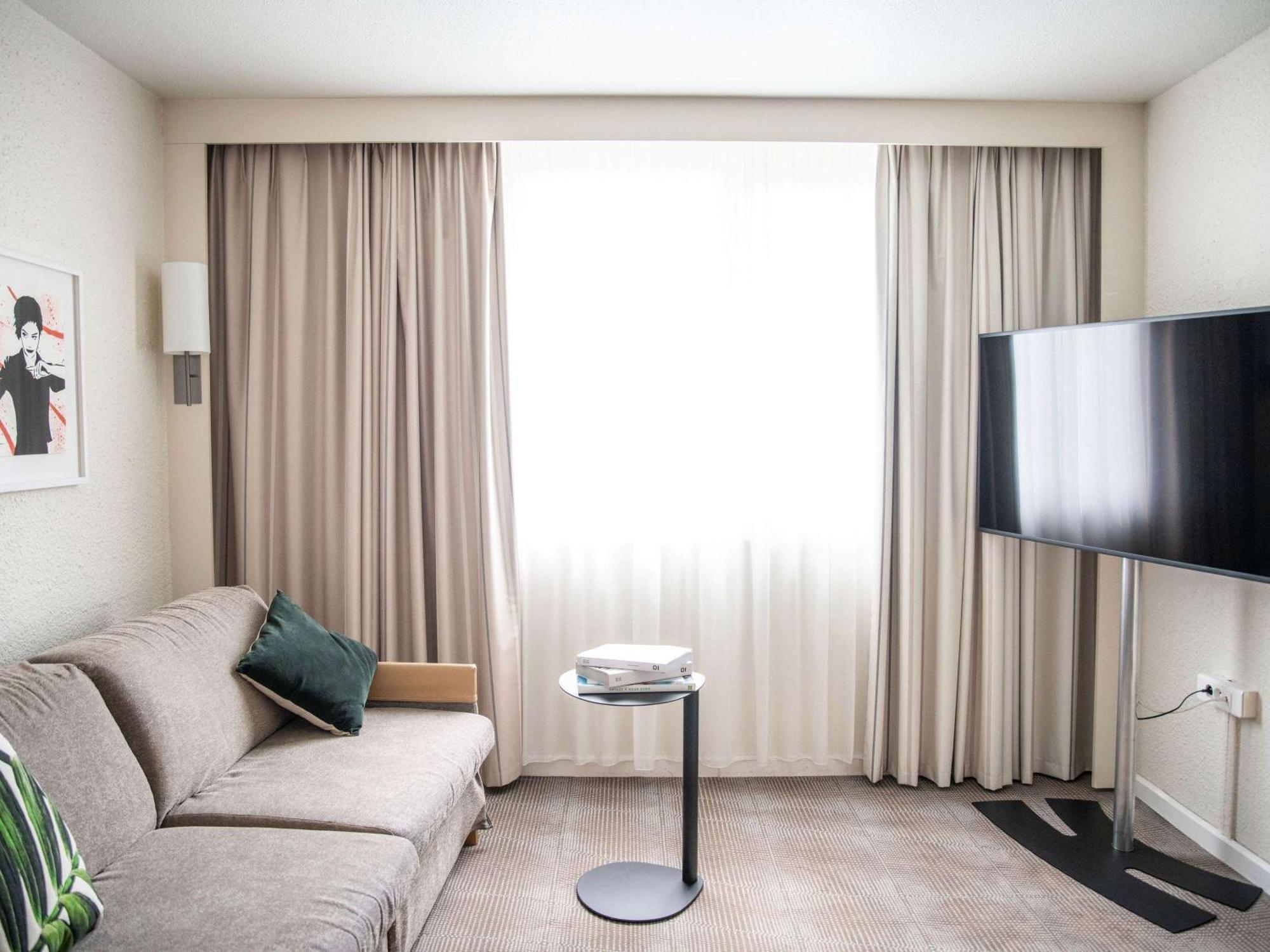 Hotel Novotel Evry Courcouronnes Bagian luar foto
