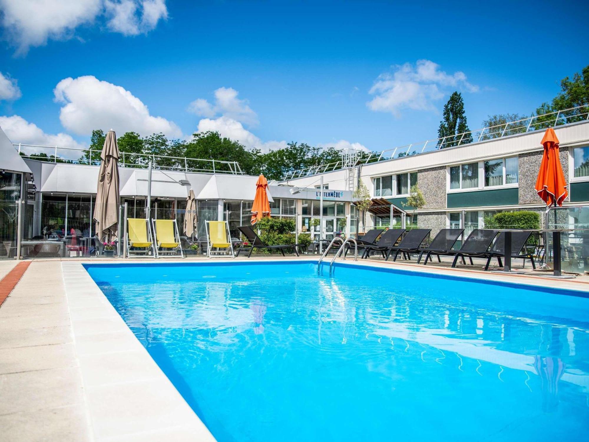 Hotel Novotel Evry Courcouronnes Bagian luar foto
