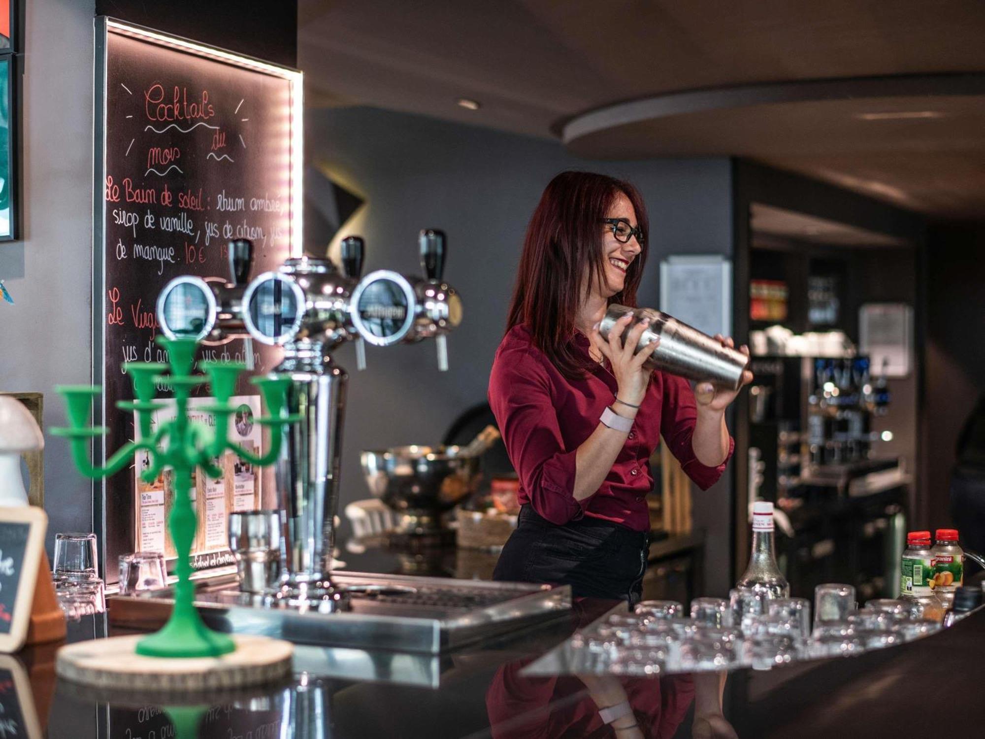 Hotel Novotel Evry Courcouronnes Bagian luar foto