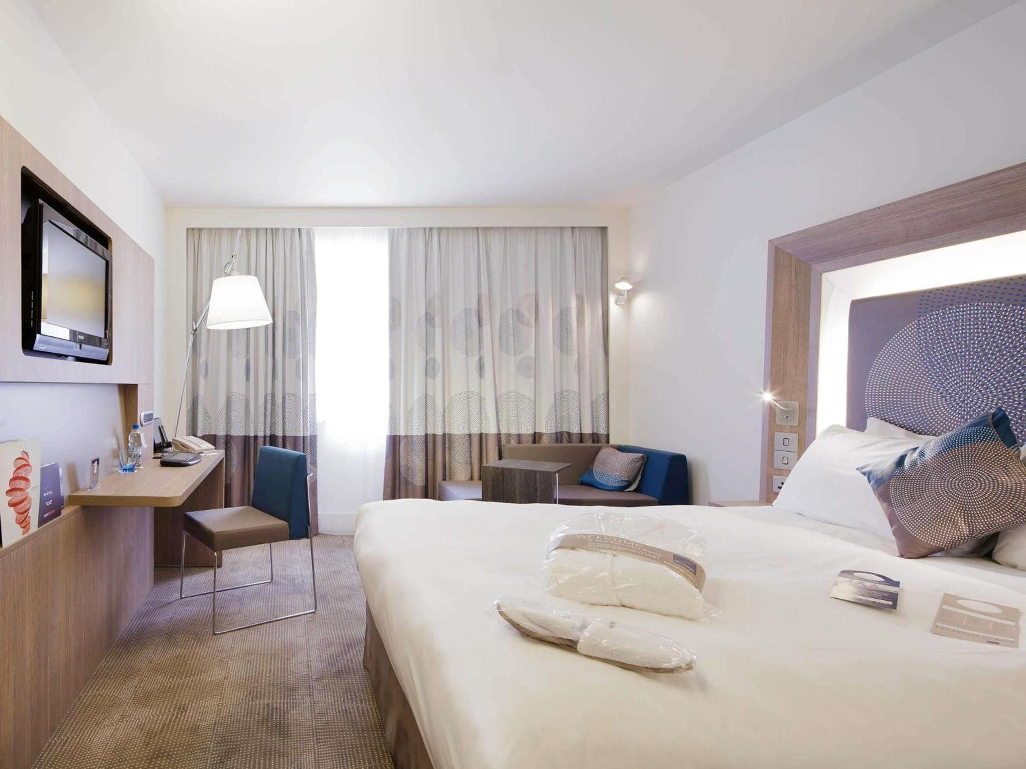 Hotel Novotel Evry Courcouronnes Bagian luar foto